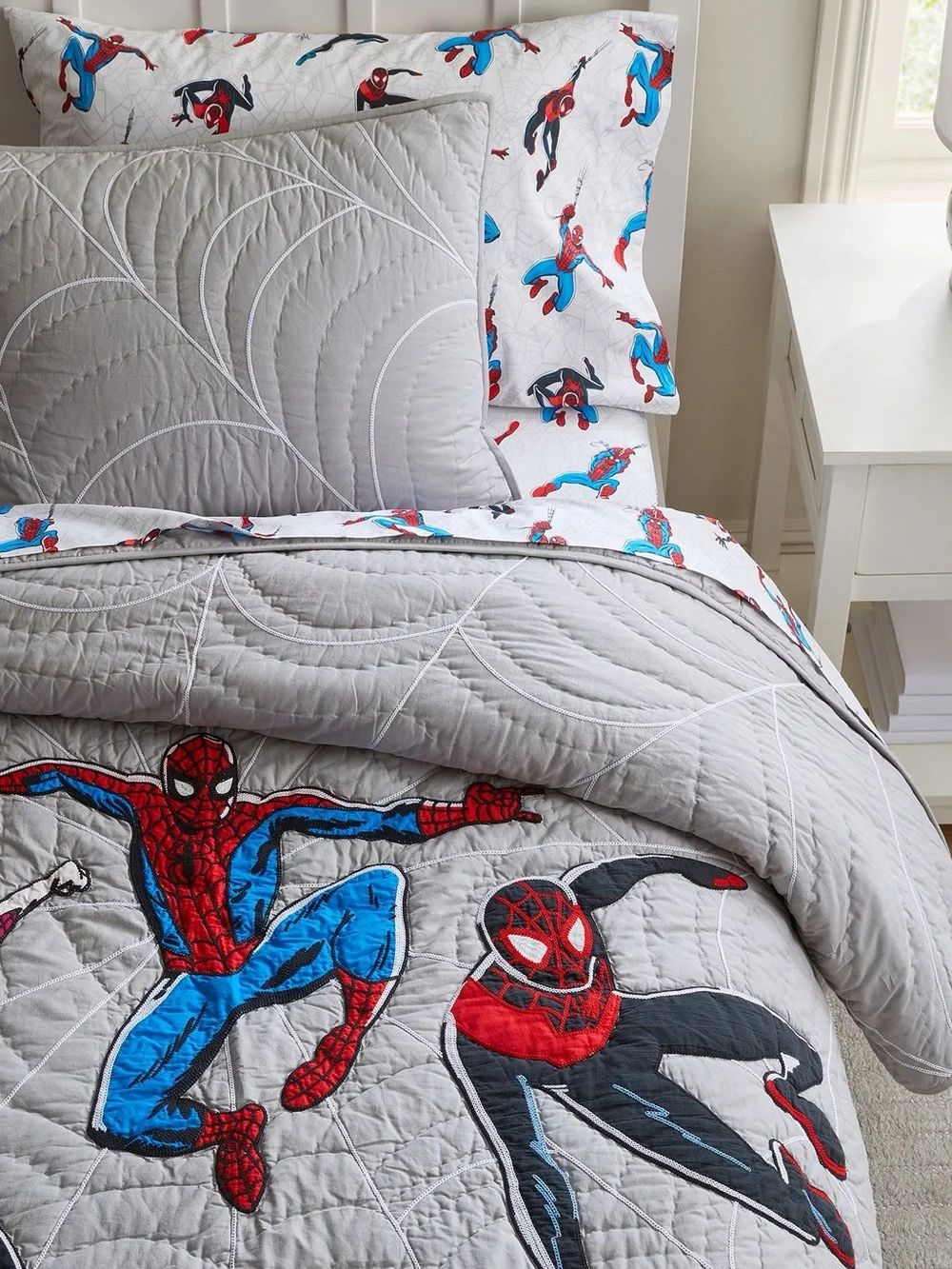 Pottery Barn Kids Marvel Spiderman Twin Glow in the Dark Quilt New